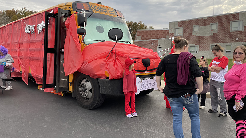 Transportation department dresses bus up like Clifford.