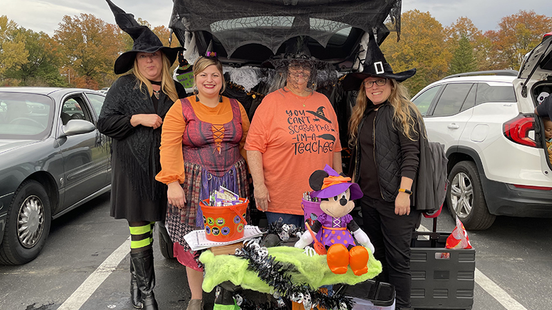 Fifth grade teachers ready for trunk or treat.