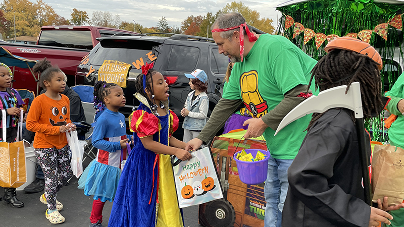 Mr. Seidel passes out candy.