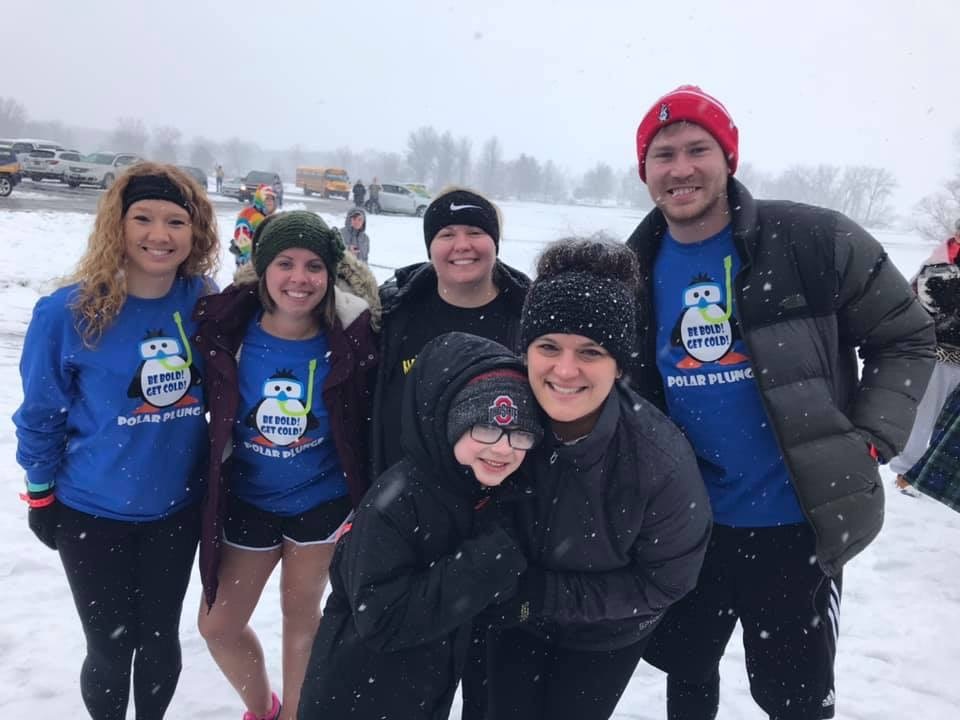 The Raider’s Freeze Team plunges at the Polar Plunge!