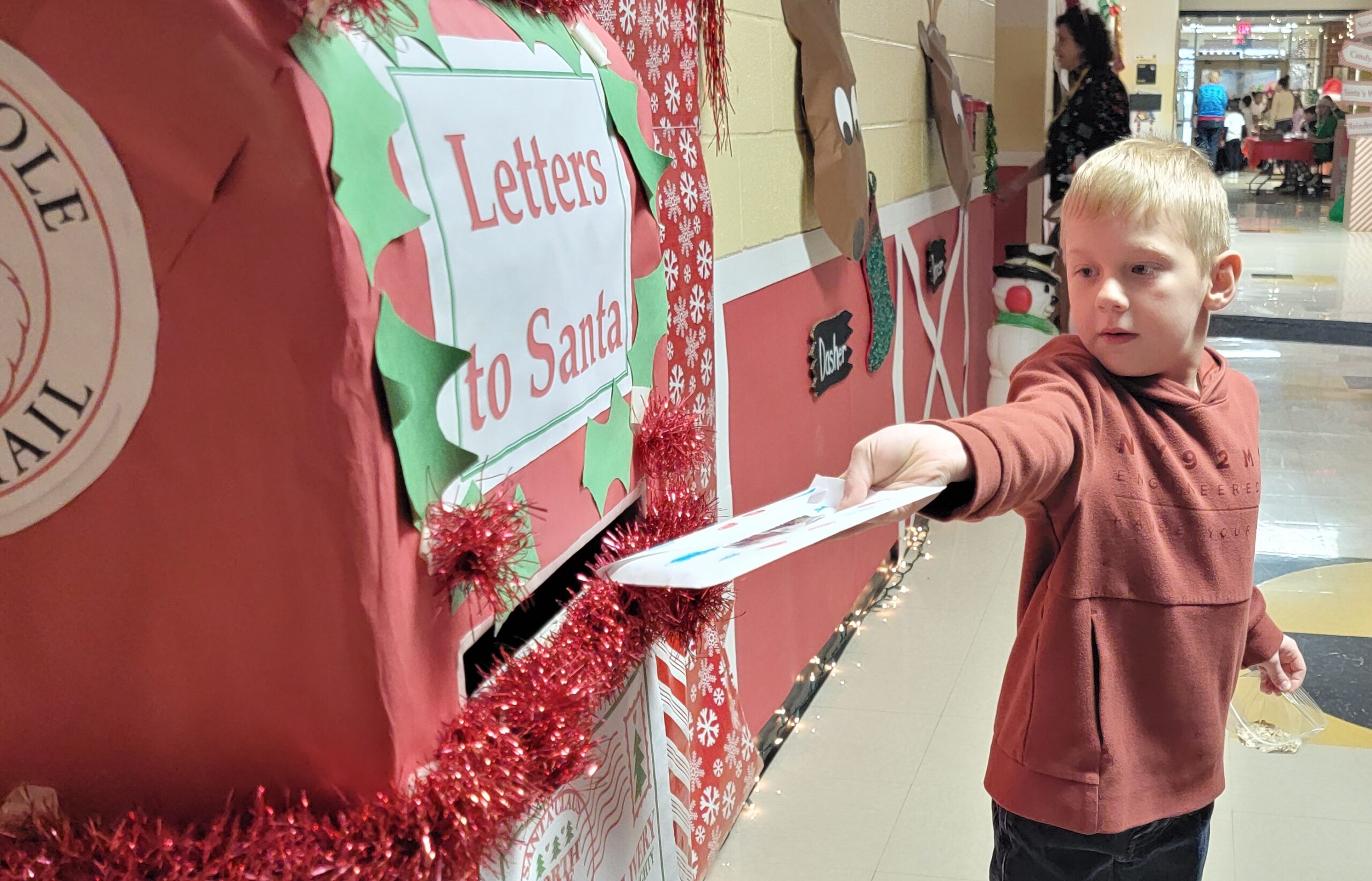 From School to ‘Winter Wonderland’: Lincoln PK-8 makes holidays bright for students