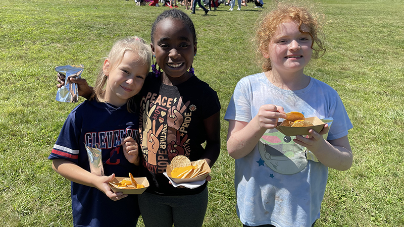 Tailgating at Jefferson: Students, staff celebrate successful start to year