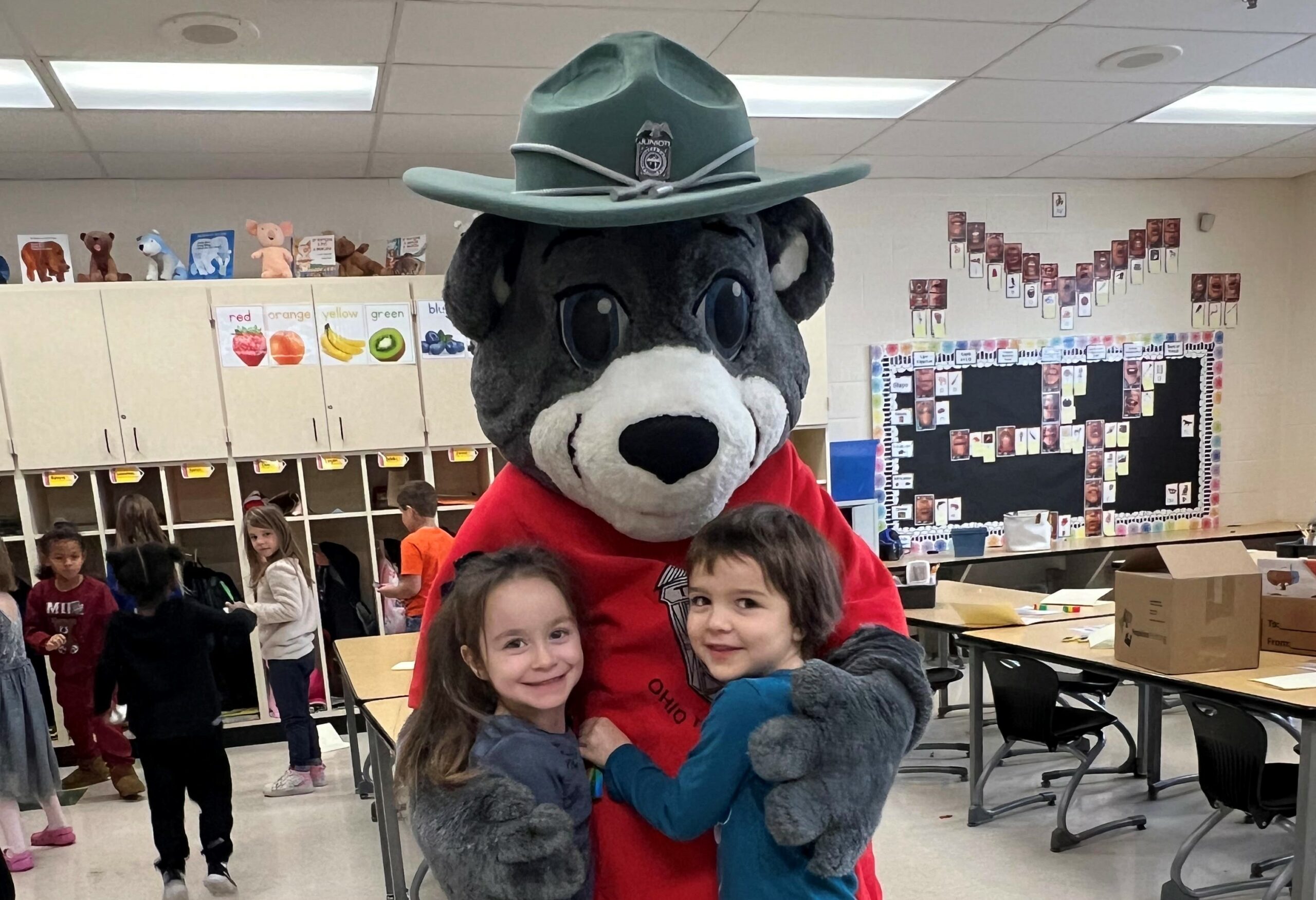 State Troopers give Lincoln kindergarteners lesson on Safety
