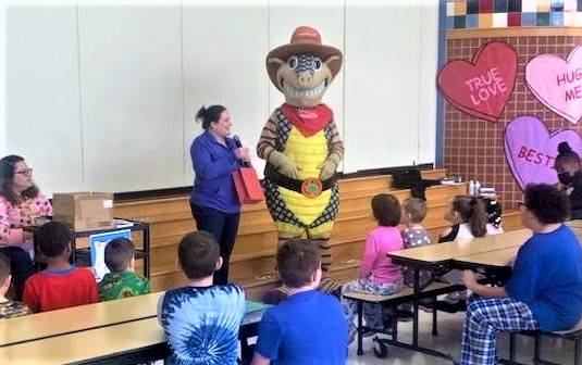 Perfect Attendance: Andy Armadillo makes stop at Lincoln PK-8 to celebrate