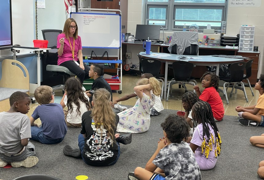 Second graders listen to directions.