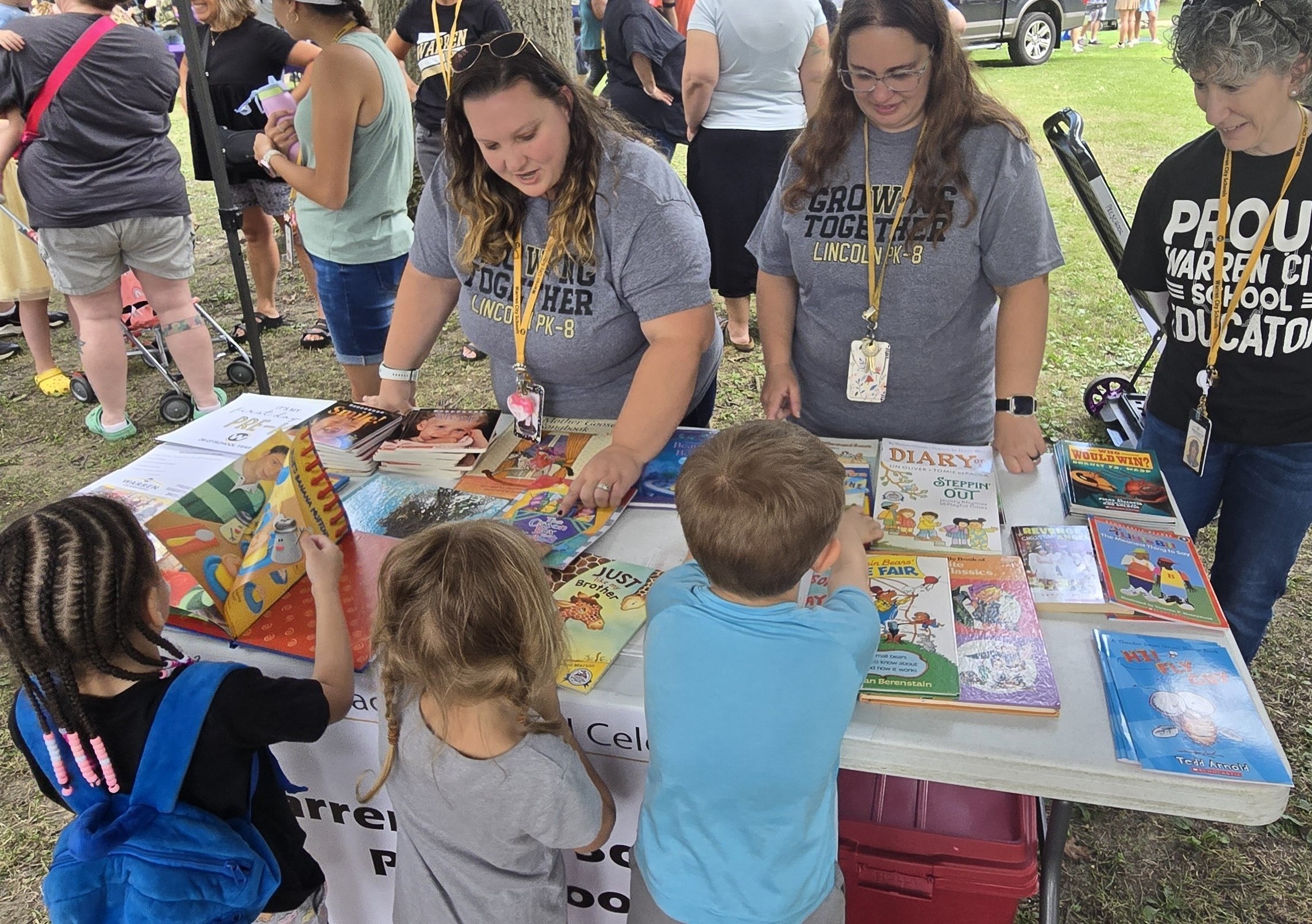 Hundreds flock to Courthouse Square for WCS Back to School Celebration